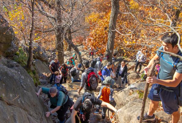 An overflow of visitors hiking Breakneck Ridge. Photo by Jessie Johnson and Matt Schneider.